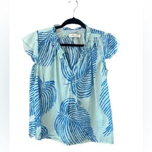 Vineyard Vines blue and turquoise palm leaf short sleeve pop over top size small